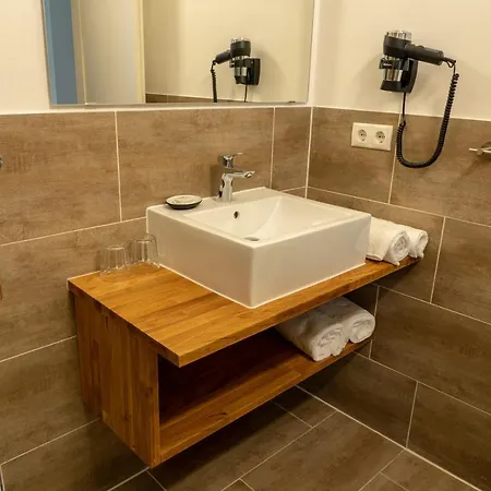 Πανσιόν Gaestehaus Mosshammer Γκρατς